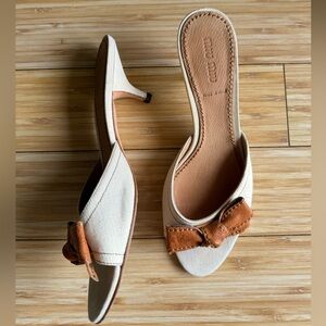 Miu Miu White Cream Denim with Leather Bow Kitten Heel Mules 39 / 9